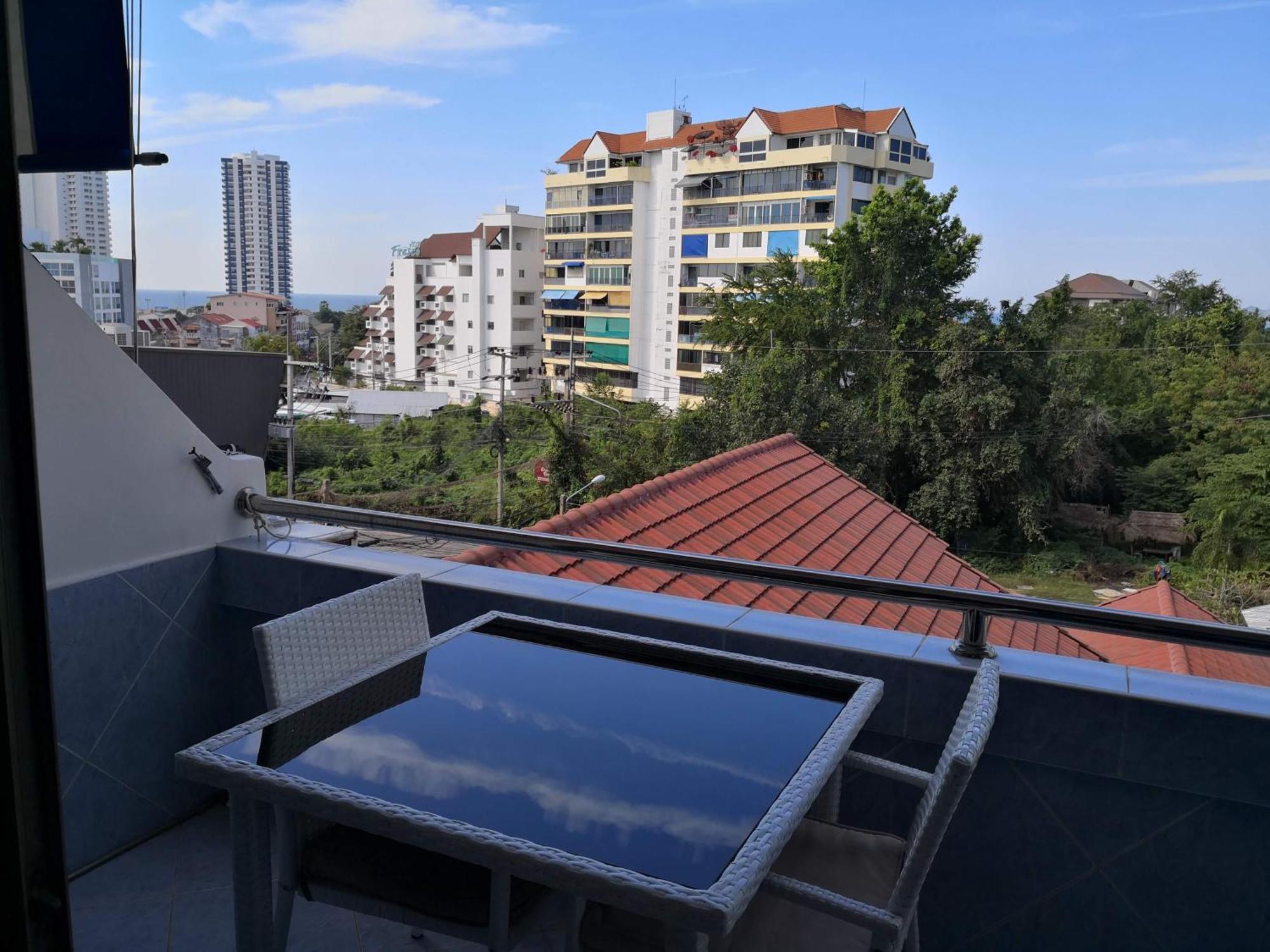 Jomtien Hill Resort Pratamnak Pattaya Exterior photo